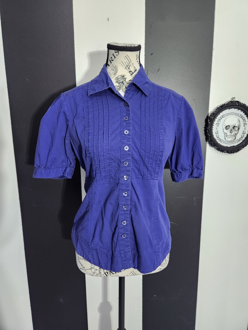 Y2k Short-Sleeve Pintuck Button-Down in Royal Blue